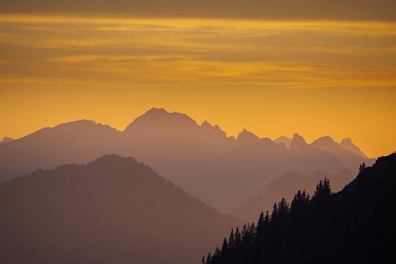 Vue du Herzogstand vers l'ouest au coucher du soleil par Robert Ruidl