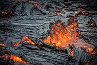Vloeiende lava  vulkaanuitbarsting Fagradalsfjall IJsland