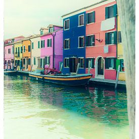 Burano in Venice – Colourful houses along the canal in Venice in pastel shades by Carina Buchspies
