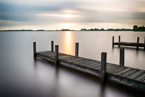 Steg bei Sonnenuntergang