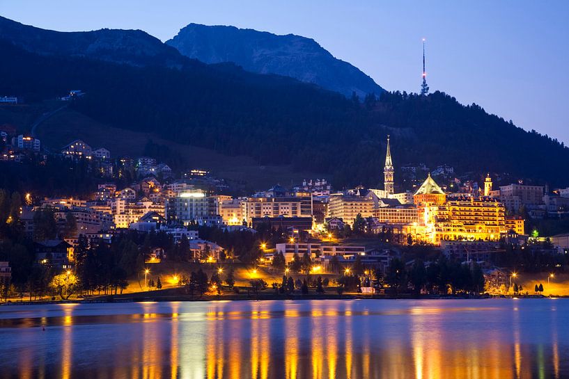 St. Moritz in der Schweiz am Abend von Werner Dieterich
