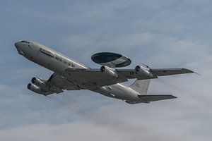 Boeing E-3 Sentry, ein militärisches Airborne Warning And Control System, auch AWACS-Flugzeug genann