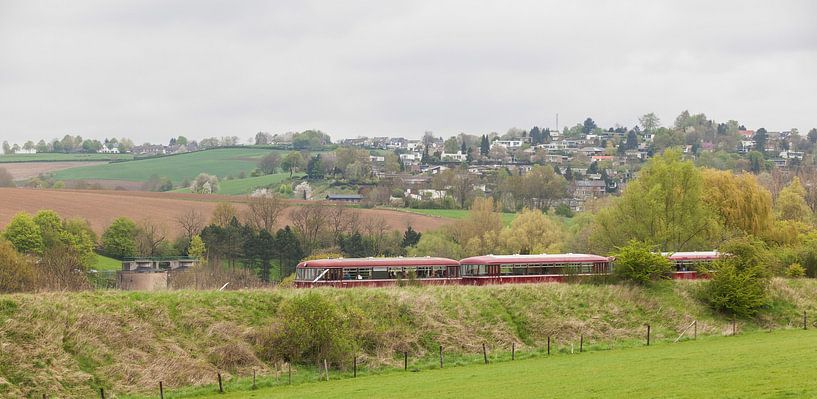 Railbus ZLSM bij vertrek uit Simpelveld van John Kreukniet