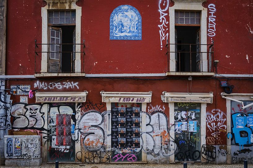 Graffiti in Faro by Eddy Westdijk