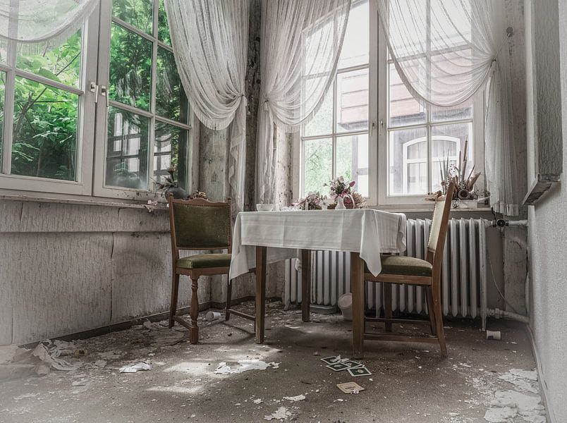 Le restaurant abandonné par n.Thi Photographie