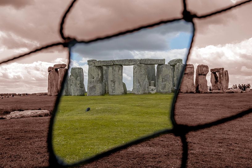 Peek through Stonehenge  van Henry van Schijndel