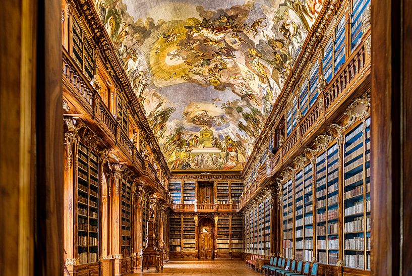 Belle bibliothèque à Prague par Roy Poots