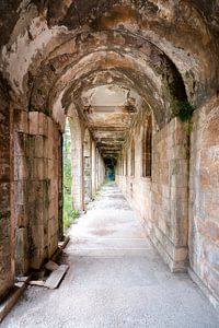 Couloir abandonné dans Decay. sur Roman Robroek - Photos de bâtiments abandonnés