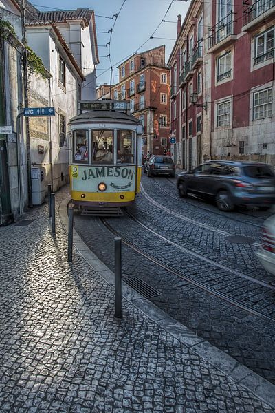Lissabon 16 - Largo Portas do Sol van Michael Schulz-Dostal