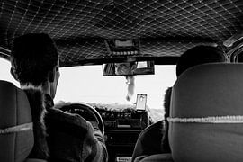 Photo with focus on rear view mirror in Morocco (black and white) by Inneke Heesakkers