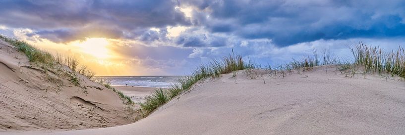 Dunes in panorama by eric van der eijk