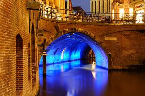 Stadhuisbrug über der Oudegracht in Utrecht 