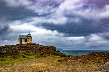 De oude vuurtoren van Brekka: Dalatangi, Mjóifjörður op oost-IJsland van Anne Ponsen