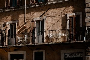 Het dolce vita op een italiaans balkon van Isis Sturtewagen