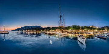 Evening atmosphere at the harbour of Garda on Lake Garda