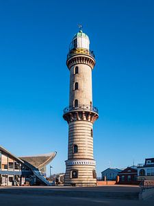 Blick auf den Leuchtturm in Warnemünde