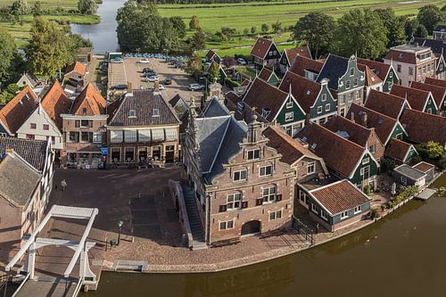 Raadhuis van De Rijp uit de lucht