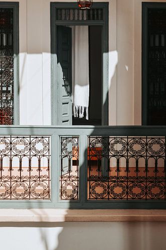 Marrakech | Riad | shadows and green door