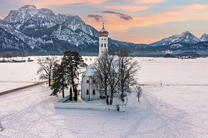 L'église Saint-Coloman en hiver à Schwangau en Bavière
