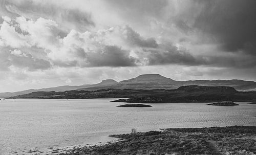 De prachtige, verlaten natuur van Schotland. Isle of Skye in Groot-Brittannië