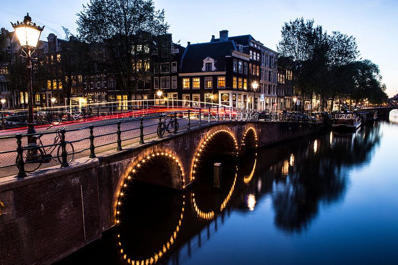Amsterdam in de nacht van PIX STREET PHOTOGRAPHY