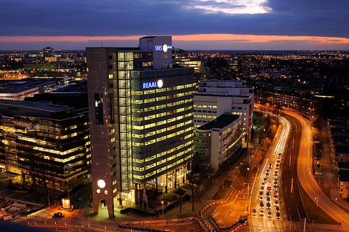 The SNS REAAL office in Utrecht on the corner Croeselaan / Graadt van Roggenweg