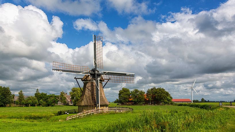 Poldermolen in een Hollands landschap van Bram van Broekhoven