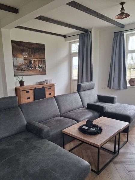 Cows in a stable, Jan van Ravenswaay