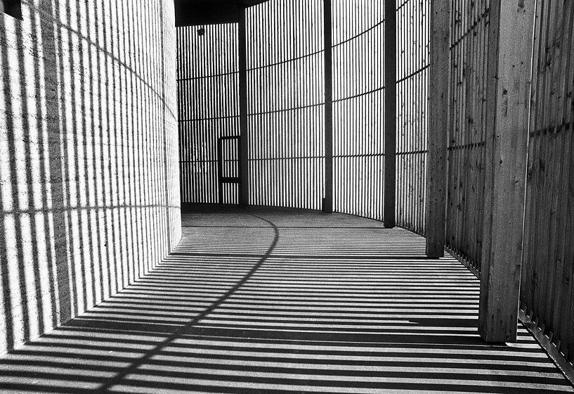 Lichtspiel in der Versöhnungskirche an der Berliner Mauer von Silva Wischeropp