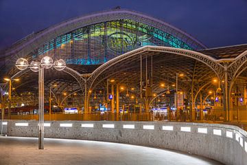 Cologne Central Station by Walter G. Allgöwer