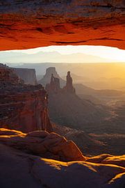 Mesa Arch at sunrise by Martin Podt