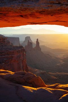 Mesa Arch at sunrise by Martin Podt
