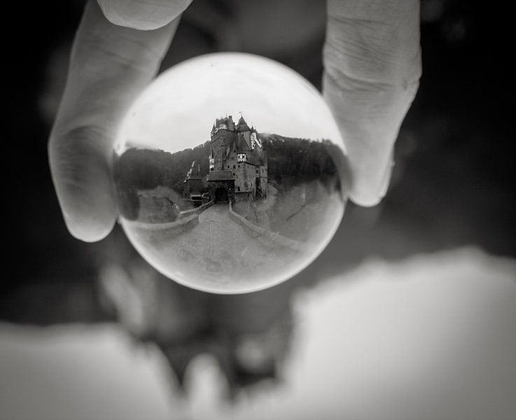 Burg Eltz Upside Down von Johannes Grandmontagne