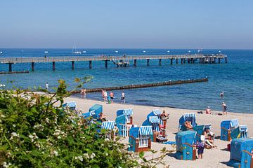 Strand en pier, Kühlungsborn, Mecklenburg-Voor-Pommeren, Duitsland, Europa