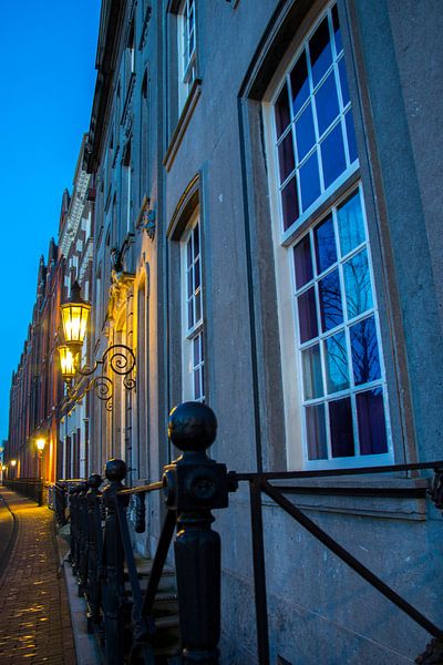 Het Huis met de Paarse Ruiten van Kei(stad) Donker