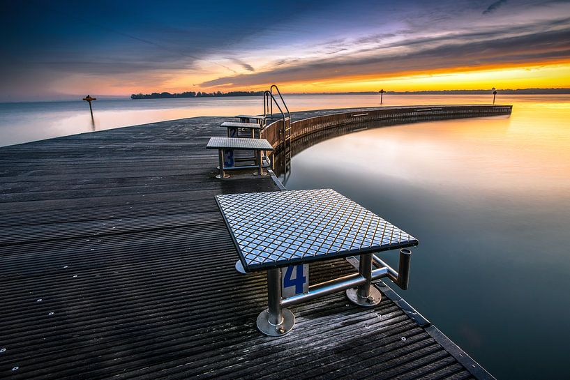 Zonsondergang boven het Veluwemeer tussen flevoland en Harderwijk van Fotografiecor .nl