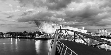 Science Centre NEMO in Amsterdam - monochroom van Werner Dieterich