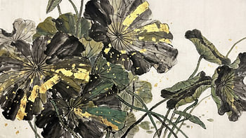 Lotus aux ombres dorées