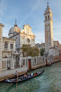 Venedig - Gondel vor der Kirche San Giorgio dei Greci