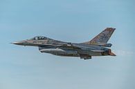 Take-off van een Belgische F-16 Fighting Falcon. van Jaap van den Berg thumbnail
