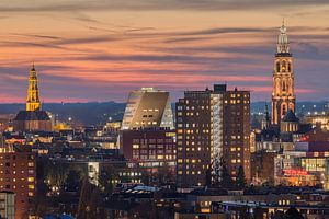 Skyline von Groningen nach Sonnenuntergang