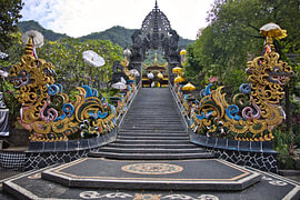 Escalier orné de dragons, Pura Melanting, Bali sur Fotos by Jan Wehnert