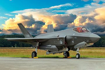 F-35 Lightning II by Gert Hilbink