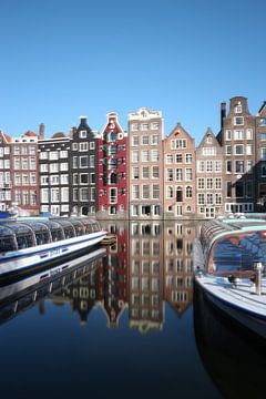 Damrak Amsterdam with canal house van Bart-Jan Seelen