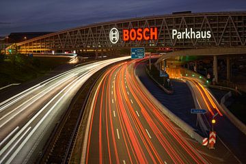 Bosch parkeergarage over de A8 @ Stuttgart Airport van Keith Wilson Photography