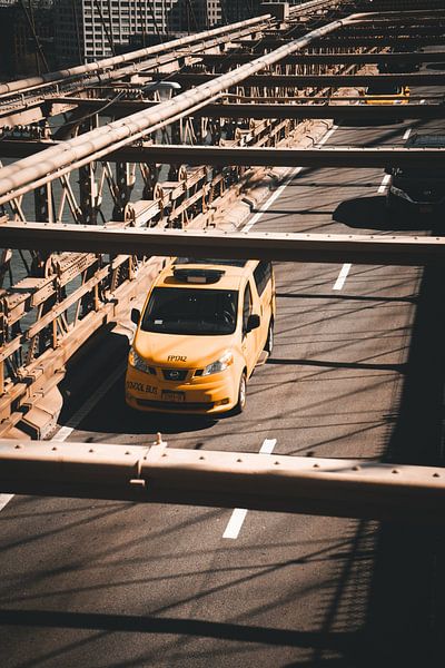 Brooklyn Bridge: Ein Wahrzeichen im Wandel der Zeit von Endre Lommatzsch