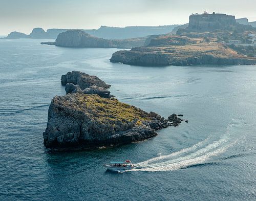 De kust bij Lindos baai, Lindos, Rhodos, Rhodes, Griekenland