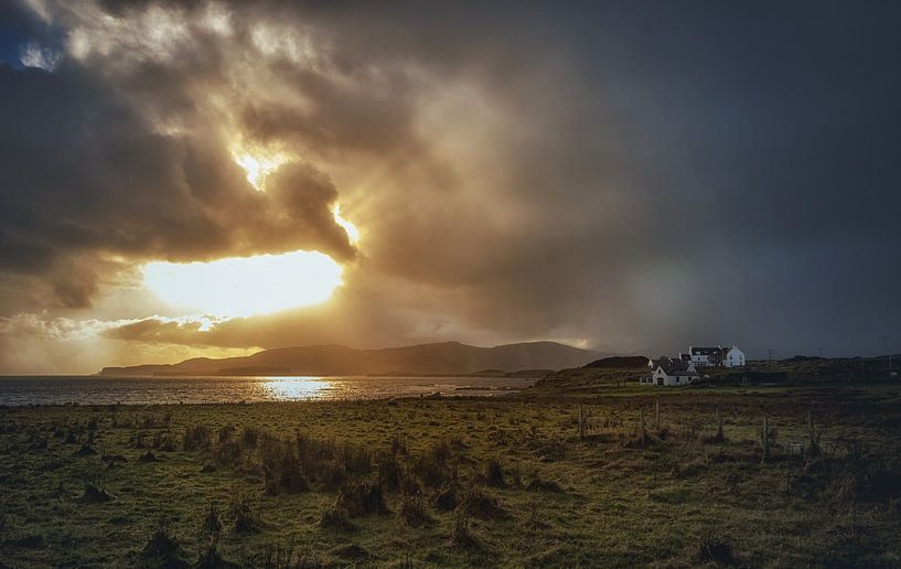 Neist Point Klippe im idyllischen Schottland bei den Highlands auf der Isle of Skye. von Jakob Baranowski - Photography - Video - Photoshop