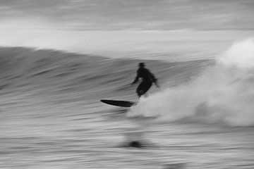 Abstrakter Surfer, Pacific Beach, San Diego, Kalifornien von Siem Clerx