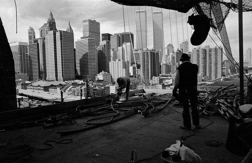 Le pont de Brooklyn en cours d'entretien par Raoul Suermondt